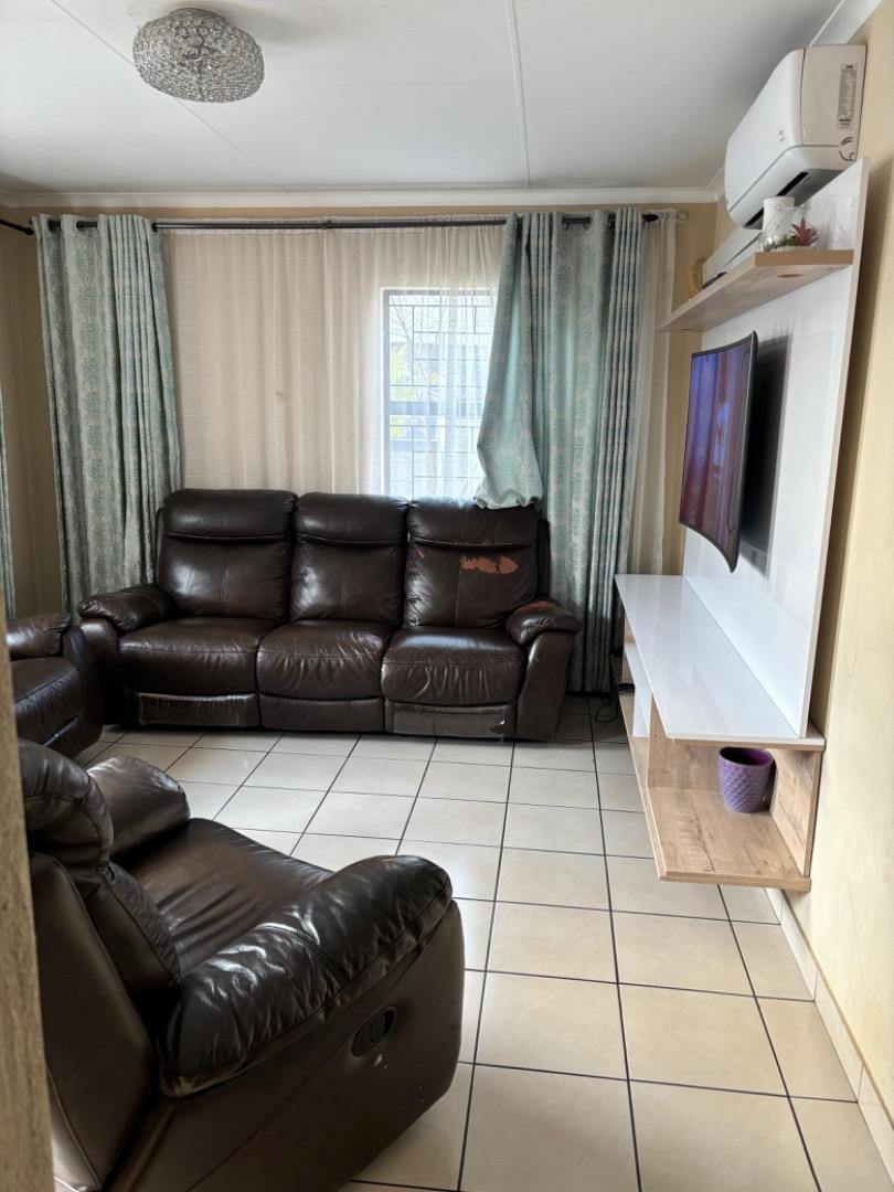3 Bedroom Property for Sale in Kosmosdal Gauteng