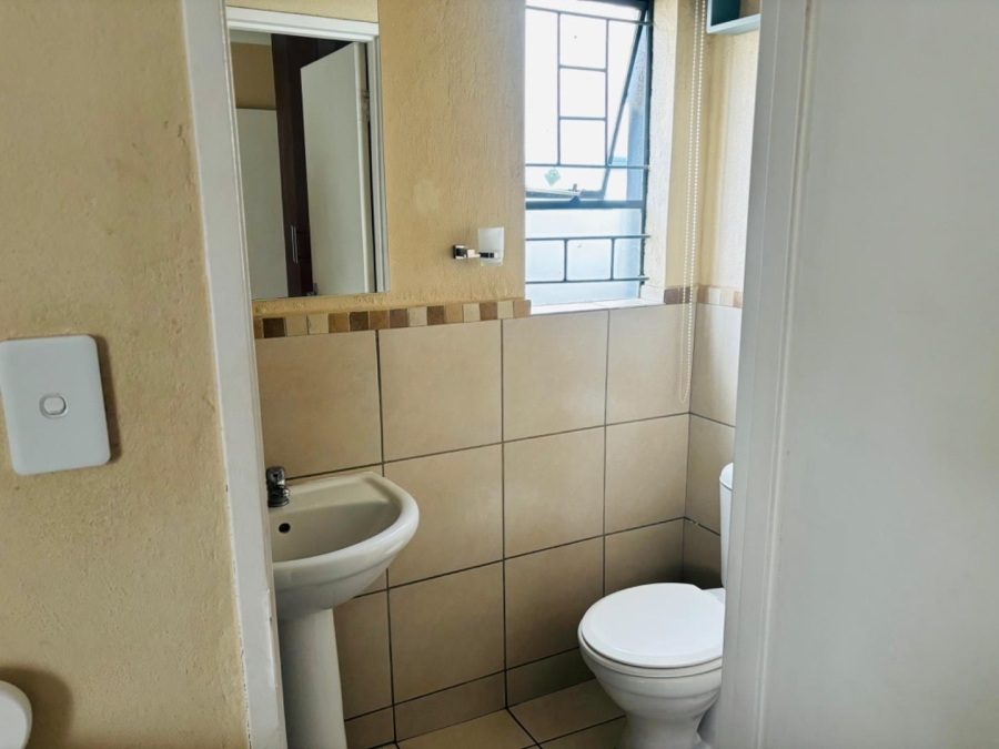 3 Bedroom Property for Sale in Kosmosdal Gauteng
