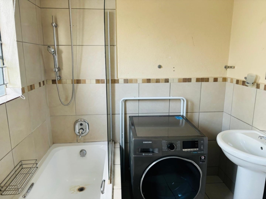 3 Bedroom Property for Sale in Kosmosdal Gauteng