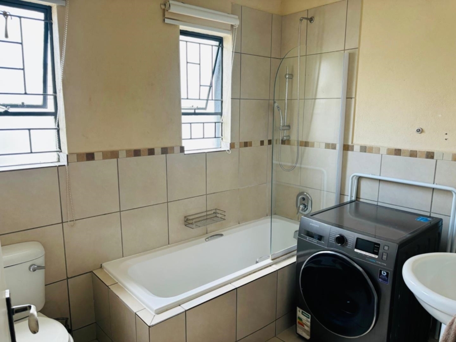 3 Bedroom Property for Sale in Kosmosdal Gauteng