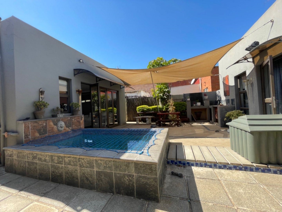 To Let 2 Bedroom Property for Rent in Edenvale Gauteng
