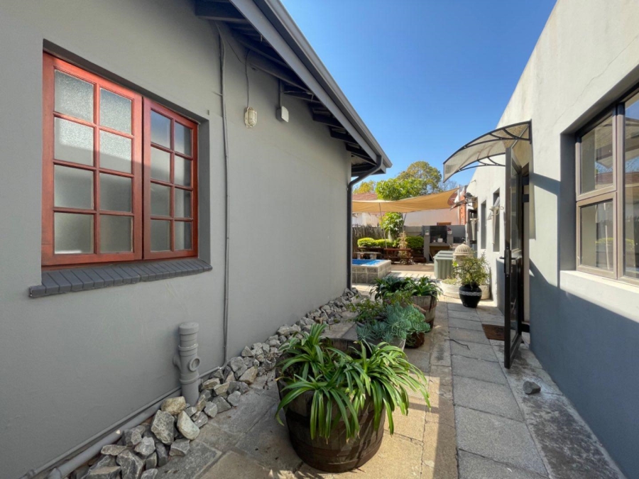 To Let 2 Bedroom Property for Rent in Edenvale Gauteng