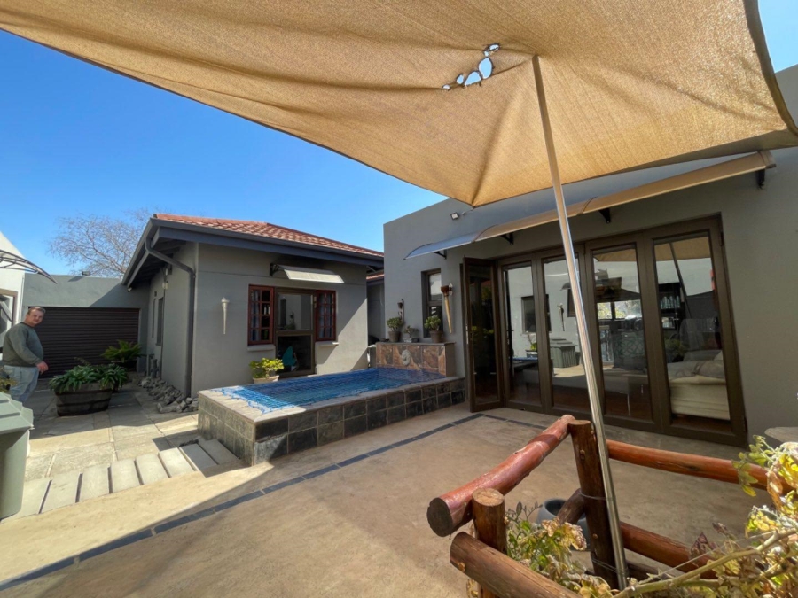 To Let 2 Bedroom Property for Rent in Edenvale Gauteng