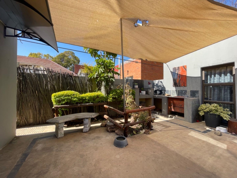 To Let 2 Bedroom Property for Rent in Edenvale Gauteng