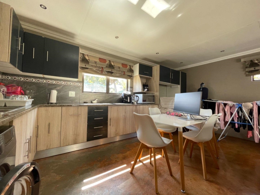 To Let 2 Bedroom Property for Rent in Edenvale Gauteng