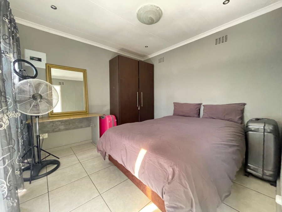 To Let 2 Bedroom Property for Rent in Edenvale Gauteng