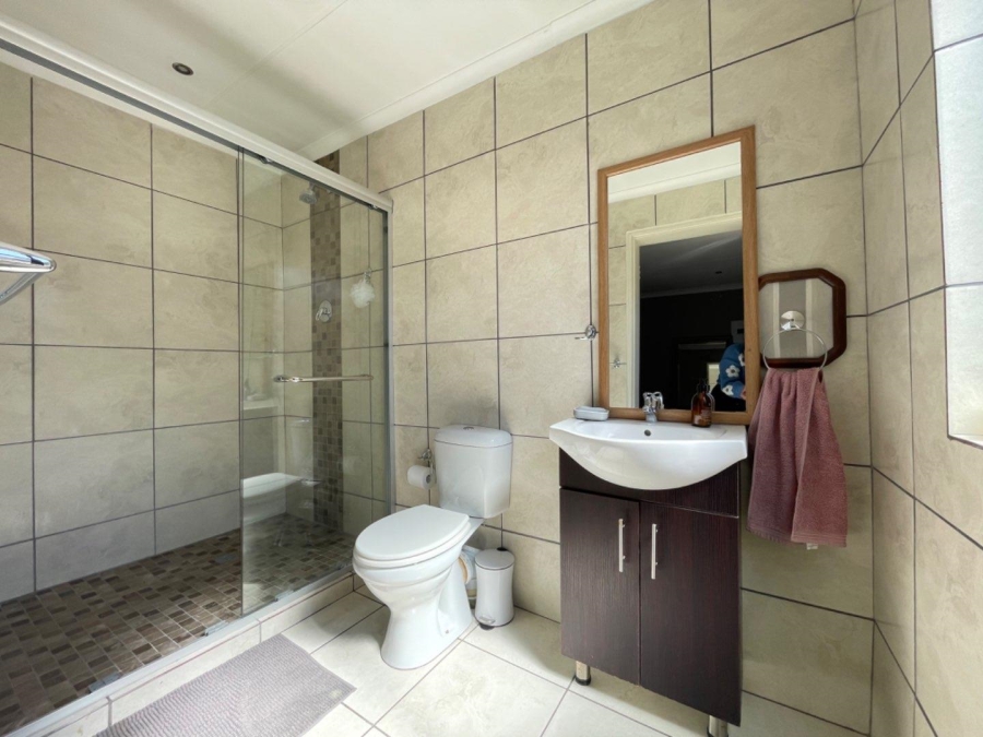 To Let 2 Bedroom Property for Rent in Edenvale Gauteng