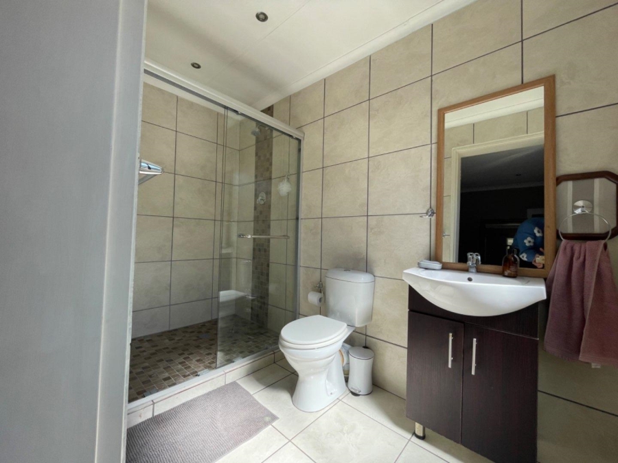 To Let 2 Bedroom Property for Rent in Edenvale Gauteng