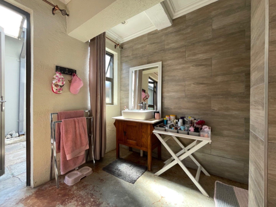To Let 2 Bedroom Property for Rent in Edenvale Gauteng