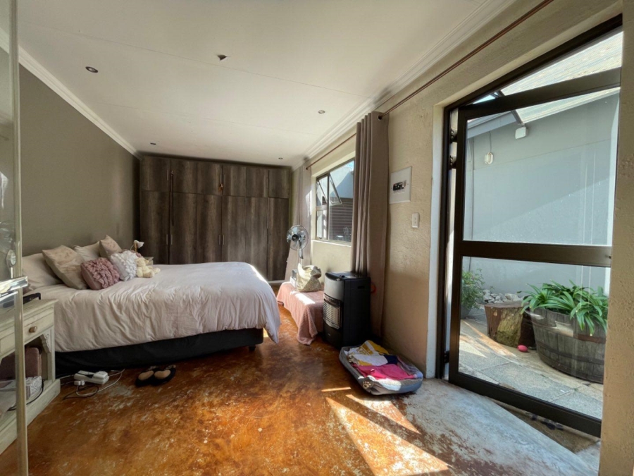 To Let 2 Bedroom Property for Rent in Edenvale Gauteng