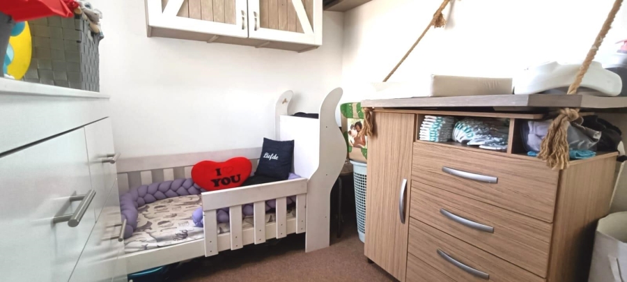 2 Bedroom Property for Sale in Rooihuiskraal North Gauteng