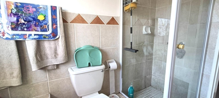 2 Bedroom Property for Sale in Rooihuiskraal North Gauteng