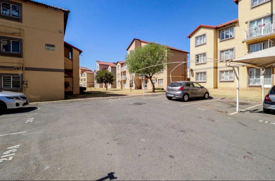 1 Bedroom Property for Sale in Ormonde Gauteng
