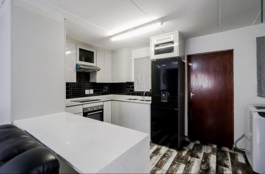 1 Bedroom Property for Sale in Ormonde Gauteng