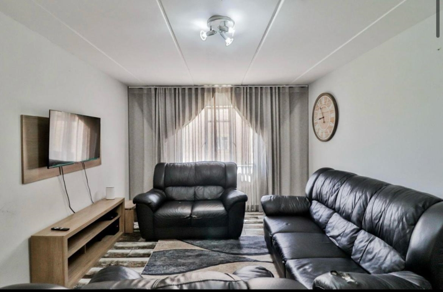 1 Bedroom Property for Sale in Ormonde Gauteng