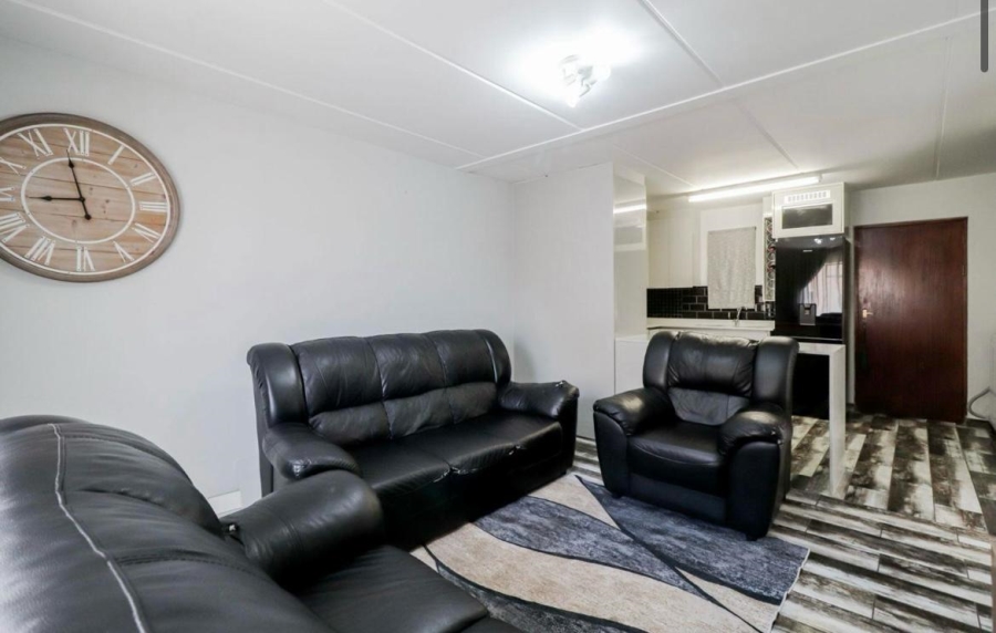 1 Bedroom Property for Sale in Ormonde Gauteng