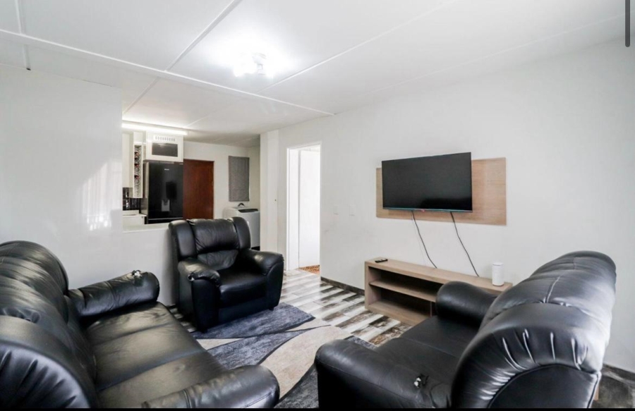 1 Bedroom Property for Sale in Ormonde Gauteng