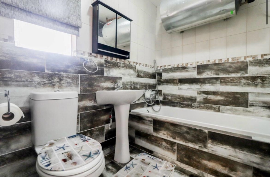 1 Bedroom Property for Sale in Ormonde Gauteng