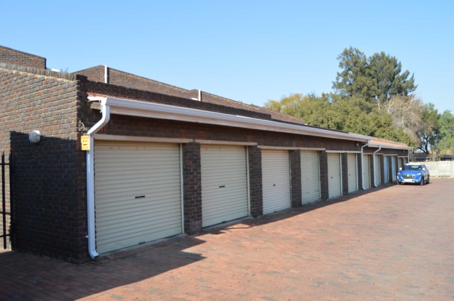 3 Bedroom Property for Sale in Brackenhurst Gauteng