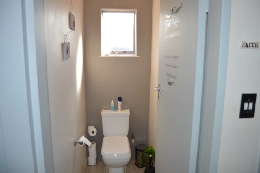 3 Bedroom Property for Sale in Brackenhurst Gauteng