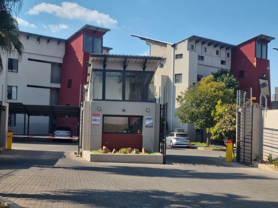 2 Bedroom Property for Sale in Rooihuiskraal North Gauteng