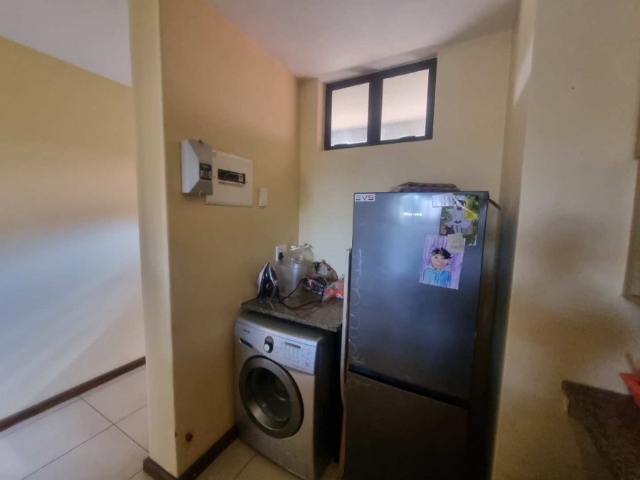 2 Bedroom Property for Sale in Rooihuiskraal North Gauteng