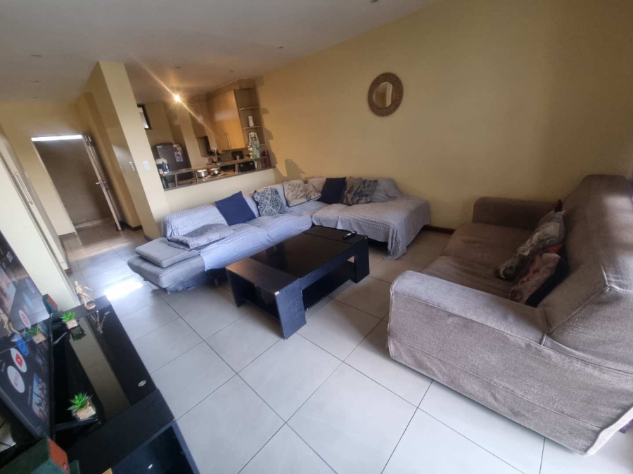2 Bedroom Property for Sale in Rooihuiskraal North Gauteng