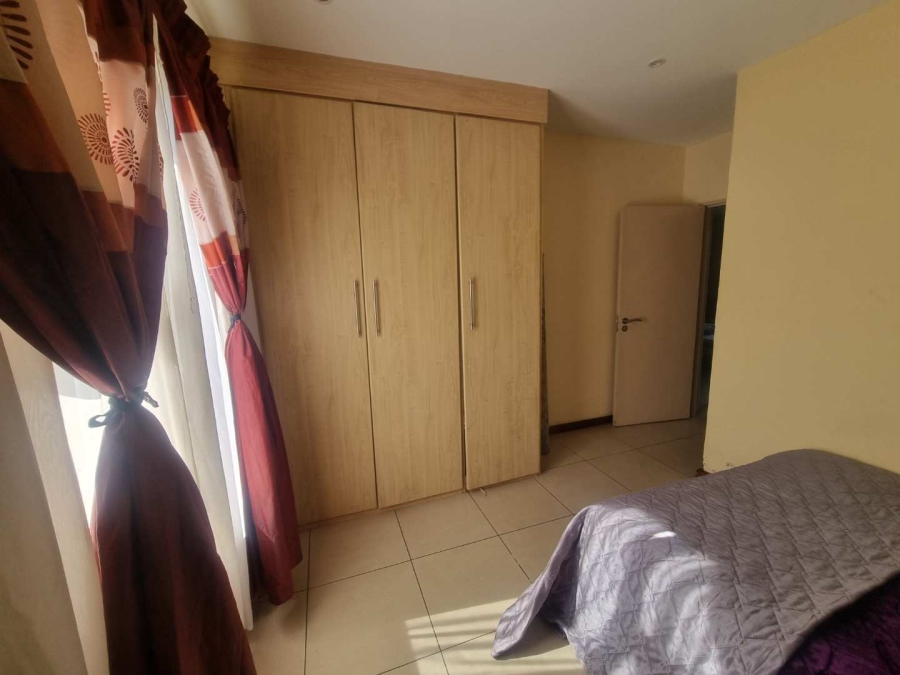 2 Bedroom Property for Sale in Rooihuiskraal North Gauteng