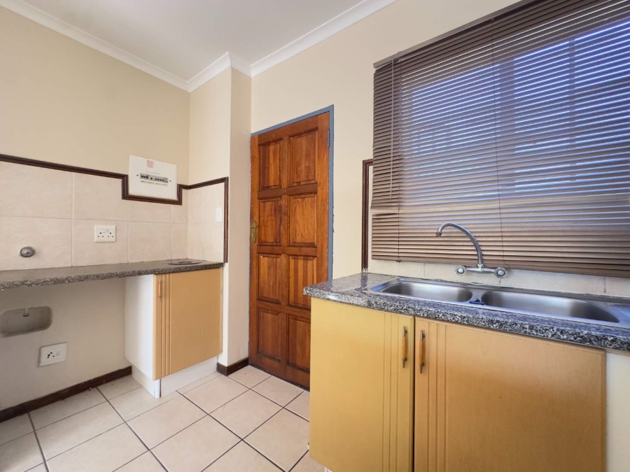 To Let 2 Bedroom Property for Rent in Mooikloof Ridge Gauteng