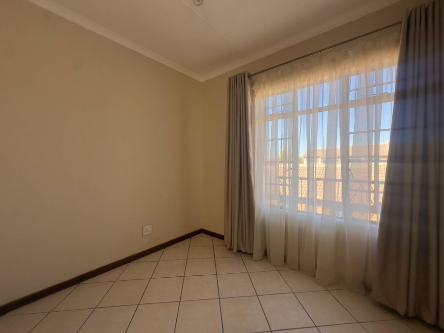 To Let 2 Bedroom Property for Rent in Mooikloof Ridge Gauteng