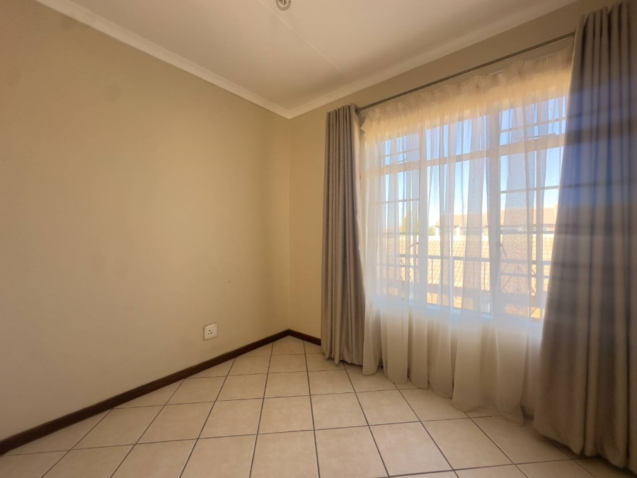 To Let 2 Bedroom Property for Rent in Mooikloof Ridge Gauteng