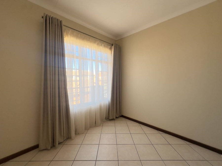 To Let 2 Bedroom Property for Rent in Mooikloof Ridge Gauteng