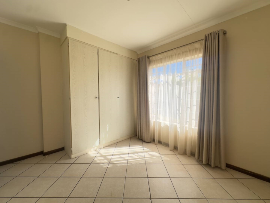 To Let 2 Bedroom Property for Rent in Mooikloof Ridge Gauteng