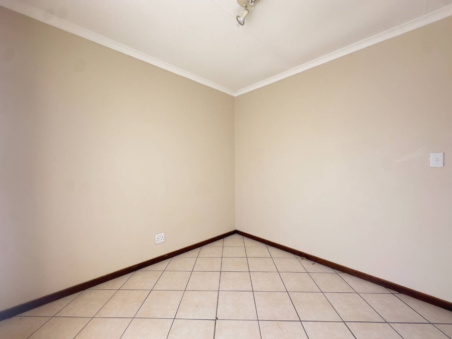 To Let 2 Bedroom Property for Rent in Mooikloof Ridge Gauteng