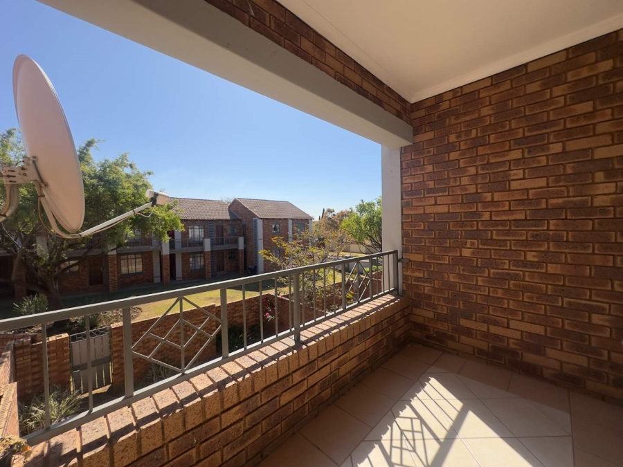To Let 2 Bedroom Property for Rent in Mooikloof Ridge Gauteng