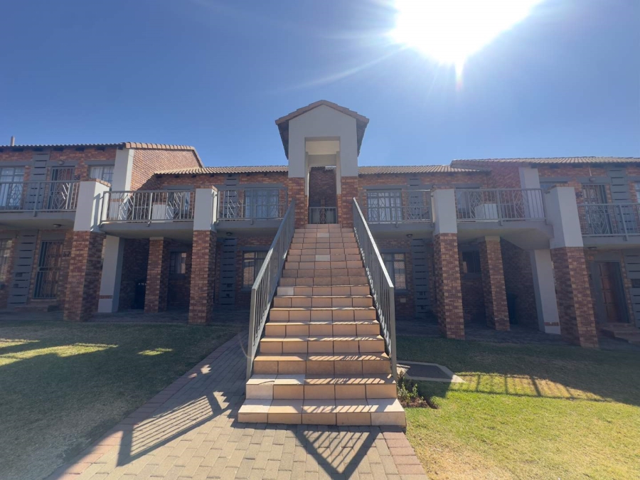 To Let 2 Bedroom Property for Rent in Mooikloof Ridge Gauteng