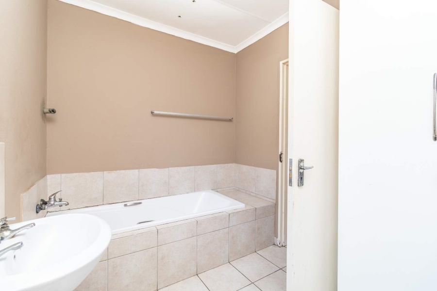 3 Bedroom Property for Sale in Cosmo City Gauteng