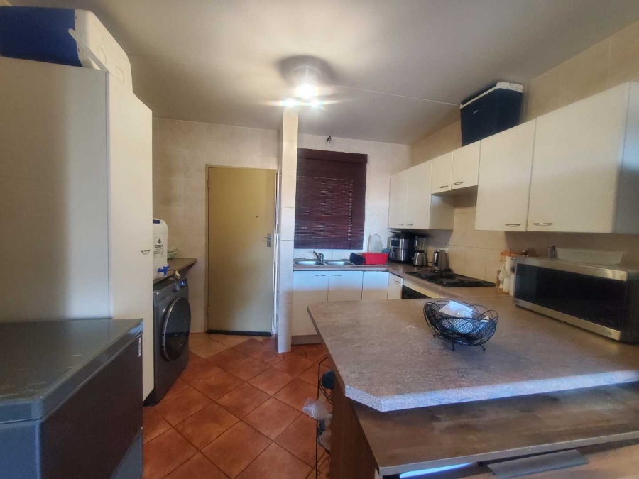 2 Bedroom Property for Sale in Noordheuwel Gauteng