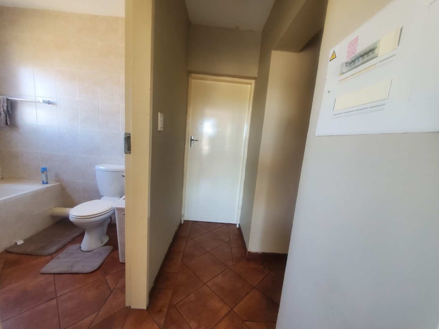 2 Bedroom Property for Sale in Noordheuwel Gauteng