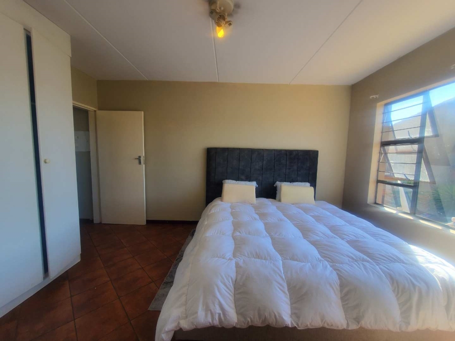 2 Bedroom Property for Sale in Noordheuwel Gauteng