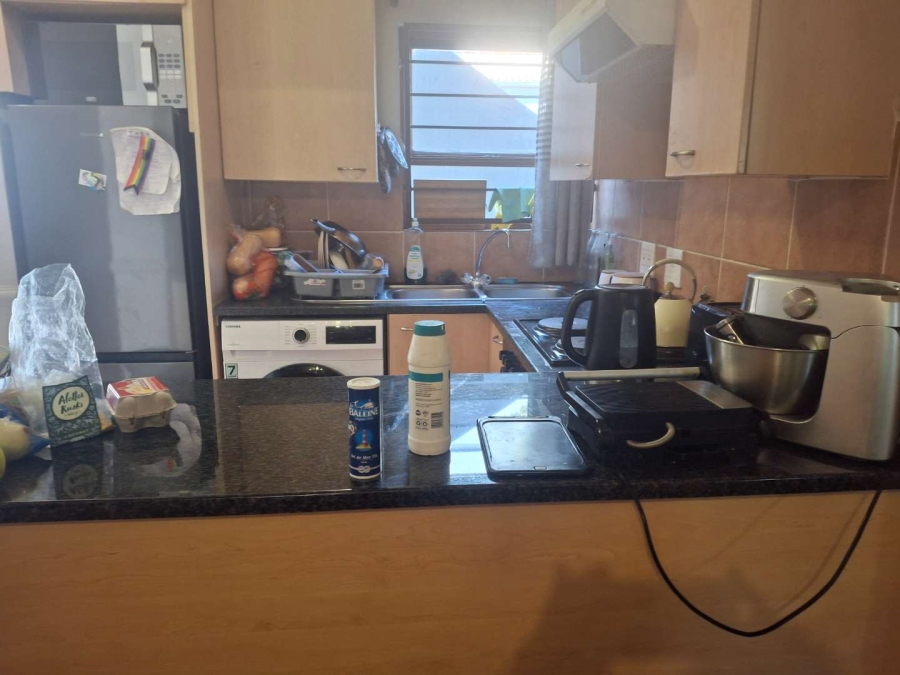 To Let 1 Bedroom Property for Rent in Waverley Gauteng