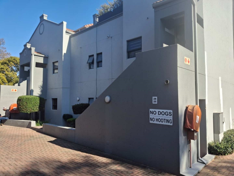 To Let 1 Bedroom Property for Rent in Waverley Gauteng
