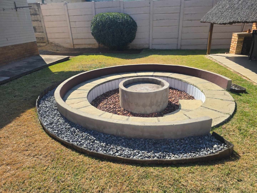 3 Bedroom Property for Sale in Albemarle Gauteng