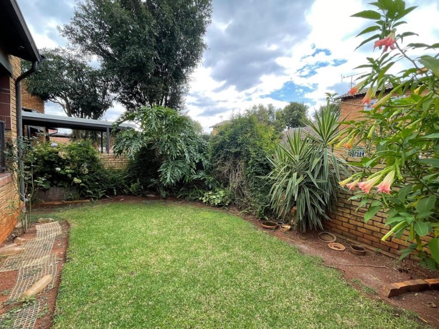 2 Bedroom Property for Sale in Weltevreden Park Gauteng