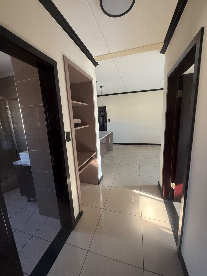 To Let 2 Bedroom Property for Rent in Blue Hills Gauteng