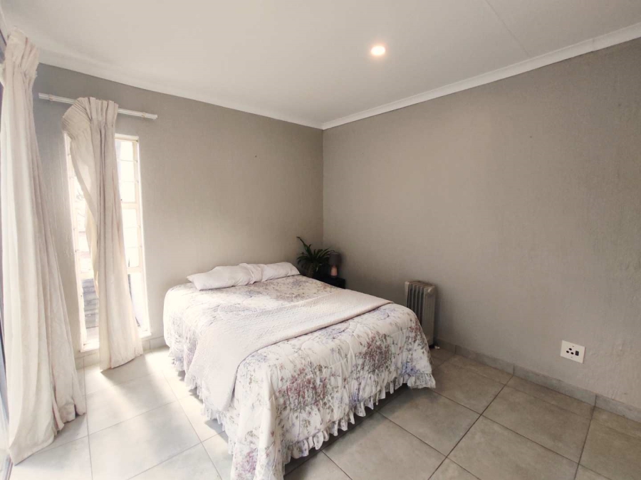 To Let 2 Bedroom Property for Rent in Northcliff Gauteng