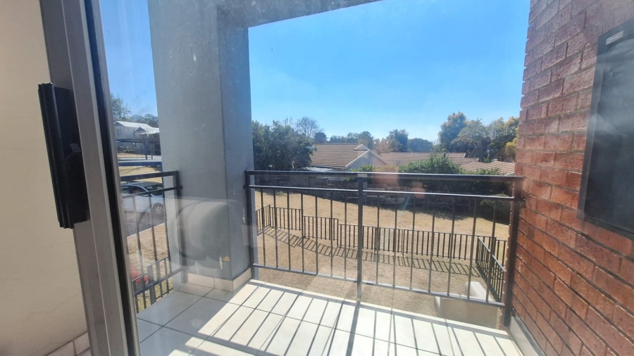 To Let 2 Bedroom Property for Rent in Ferndale Gauteng
