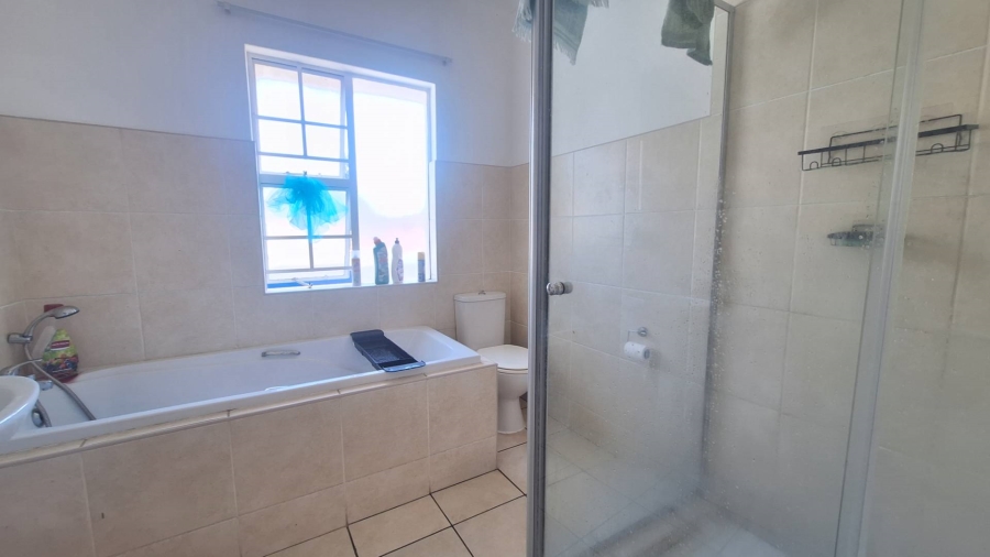 To Let 2 Bedroom Property for Rent in Ferndale Gauteng