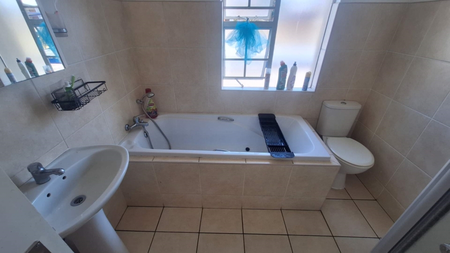 To Let 2 Bedroom Property for Rent in Ferndale Gauteng