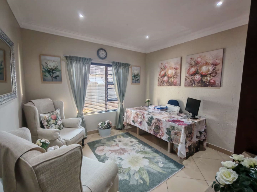 4 Bedroom Property for Sale in Eldo Meadows Gauteng